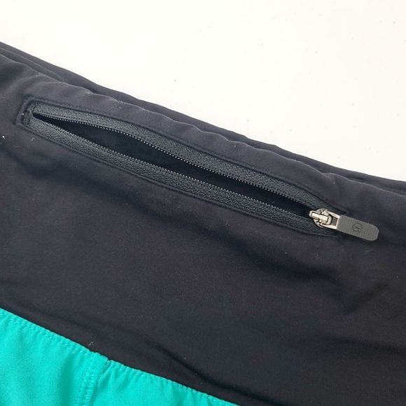 Lululemon Athletica Women's Smooth Stride Short Size 8 - Picture 4 of 5